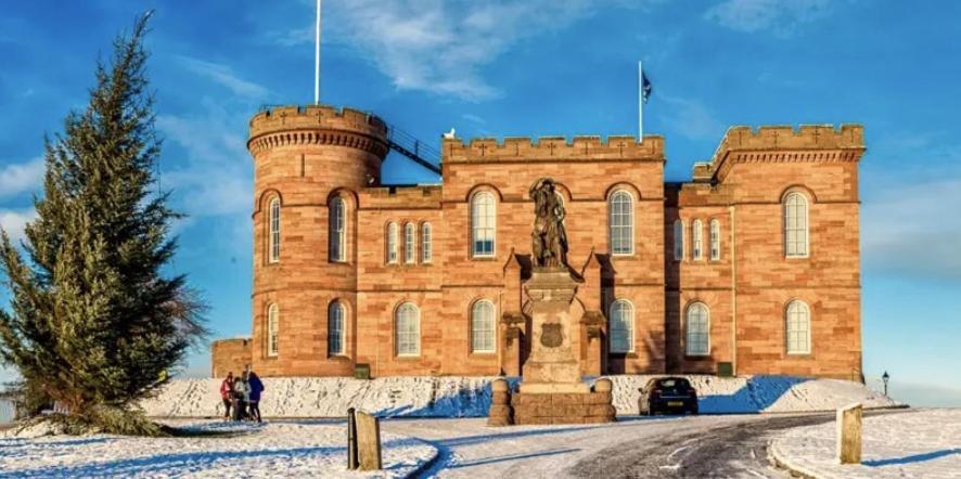 The Castle Front Nest Villa Inverness Exterior foto